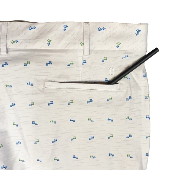 Walter Hagen Perfect 11 Shorts Size 40 White Mini Golf Cart Print 10" Inseam NWT - Picture 10 of 16